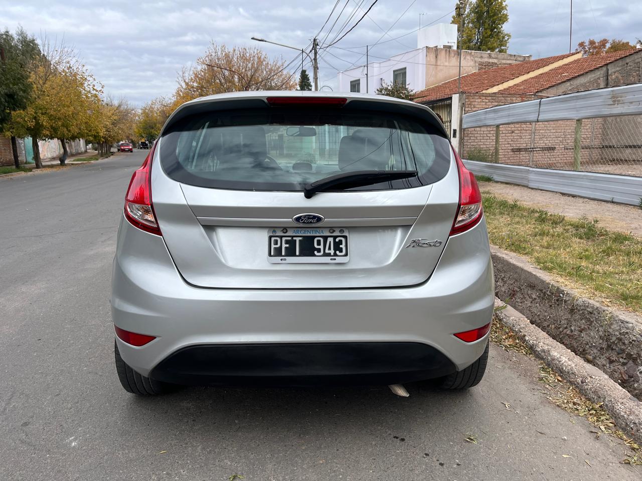 FORD FIESTA KINETIC SE 2015 foto 5