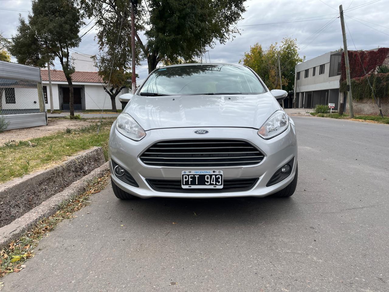 FORD FIESTA KINETIC SE 2015 foto 7