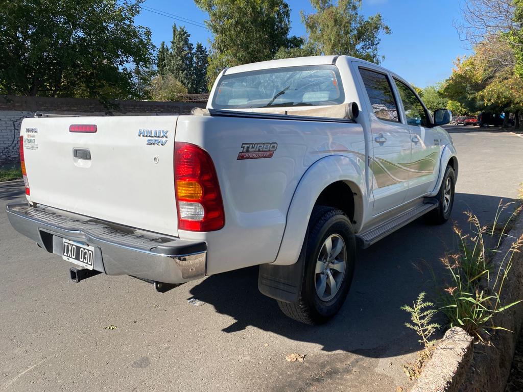 Toyota Hilux SRV 4X2 2010 foto 2