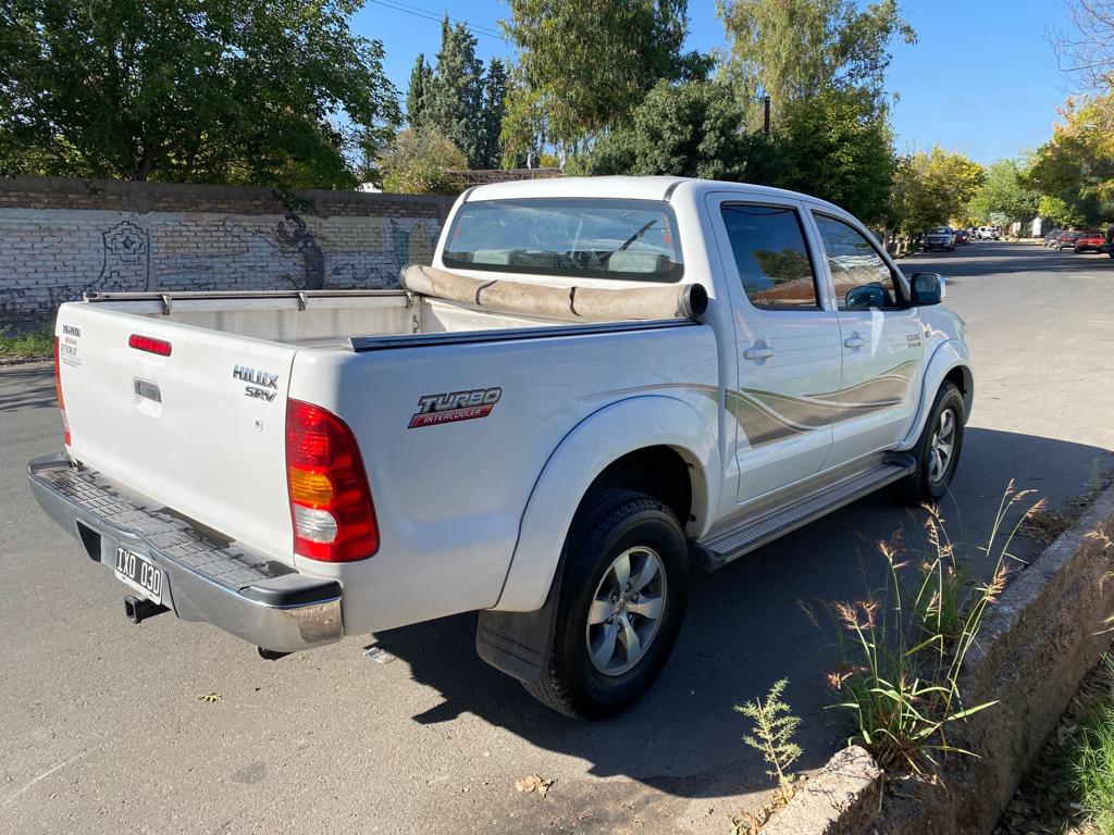 Toyota Hilux SRV 4X2 2010 foto 3