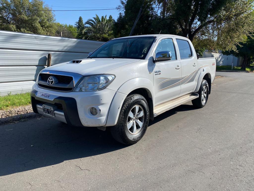Toyota Hilux SRV 4X2 2010 foto 1