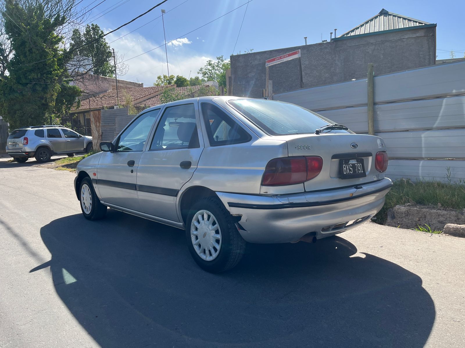 Ford Escort 1998 foto 4