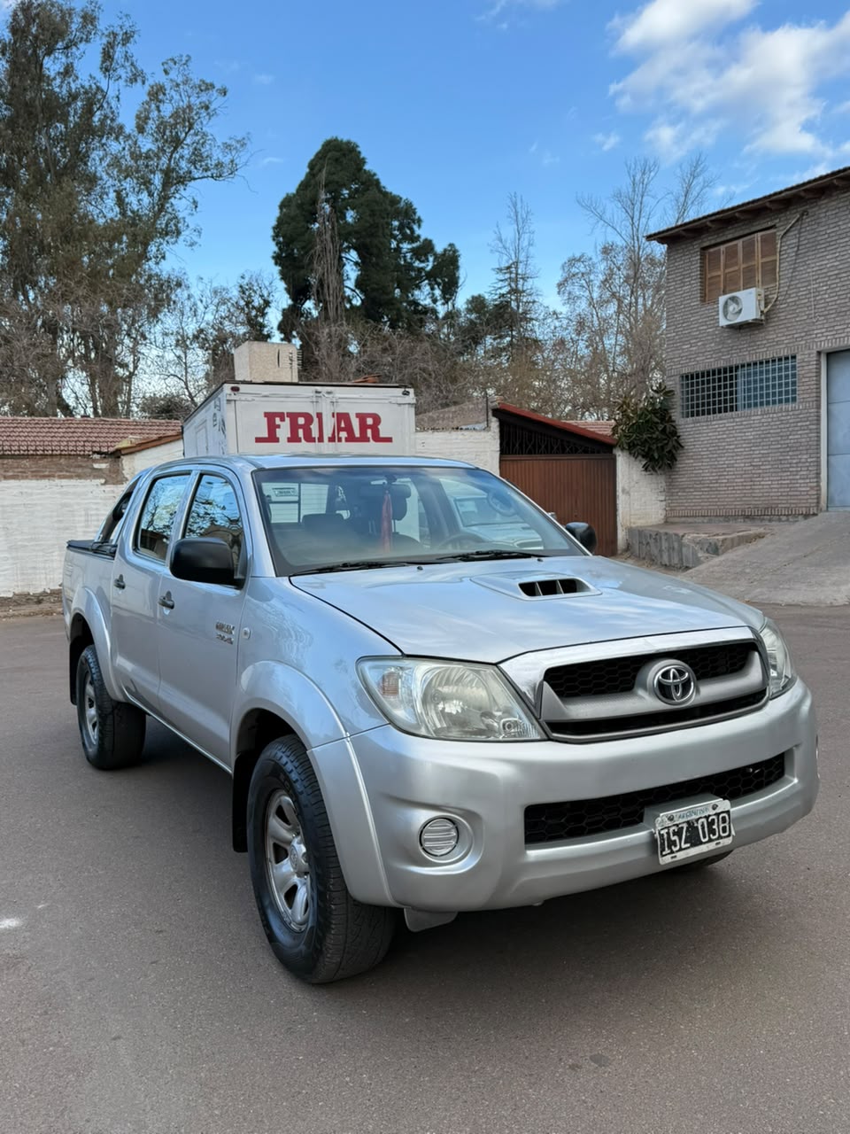 TOYOTA HILUX SR 2010 foto 2