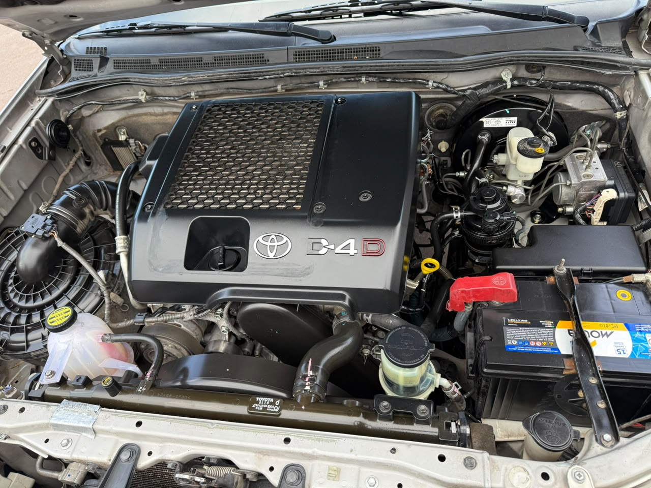 TOYOTA HILUX SR 2010 foto 5