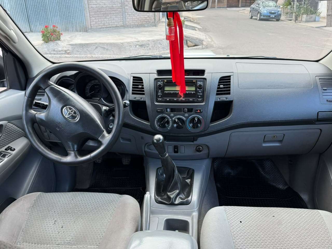 TOYOTA HILUX SR 2010 foto 6