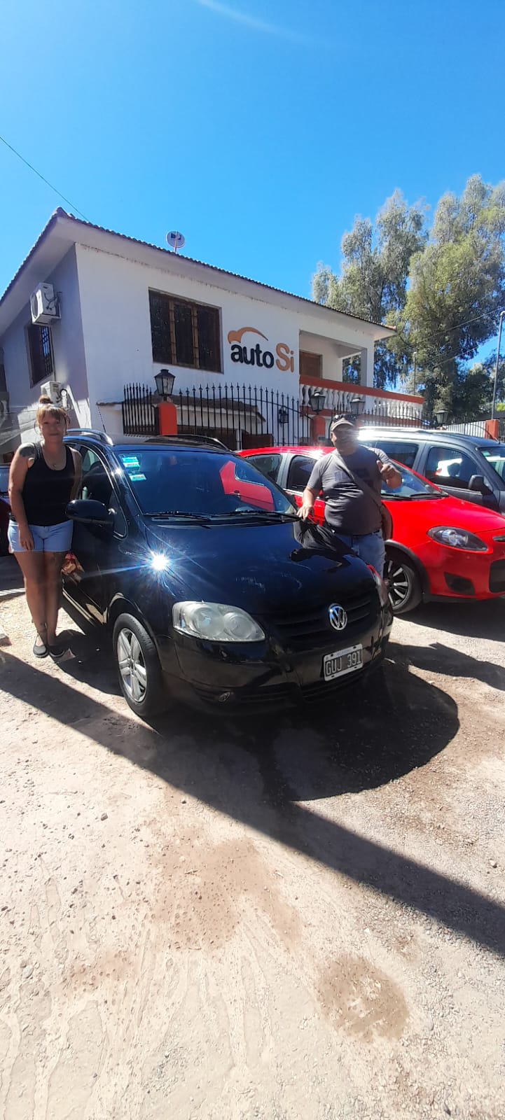 VOLKSWAGEN SURAN 2008 foto 2
