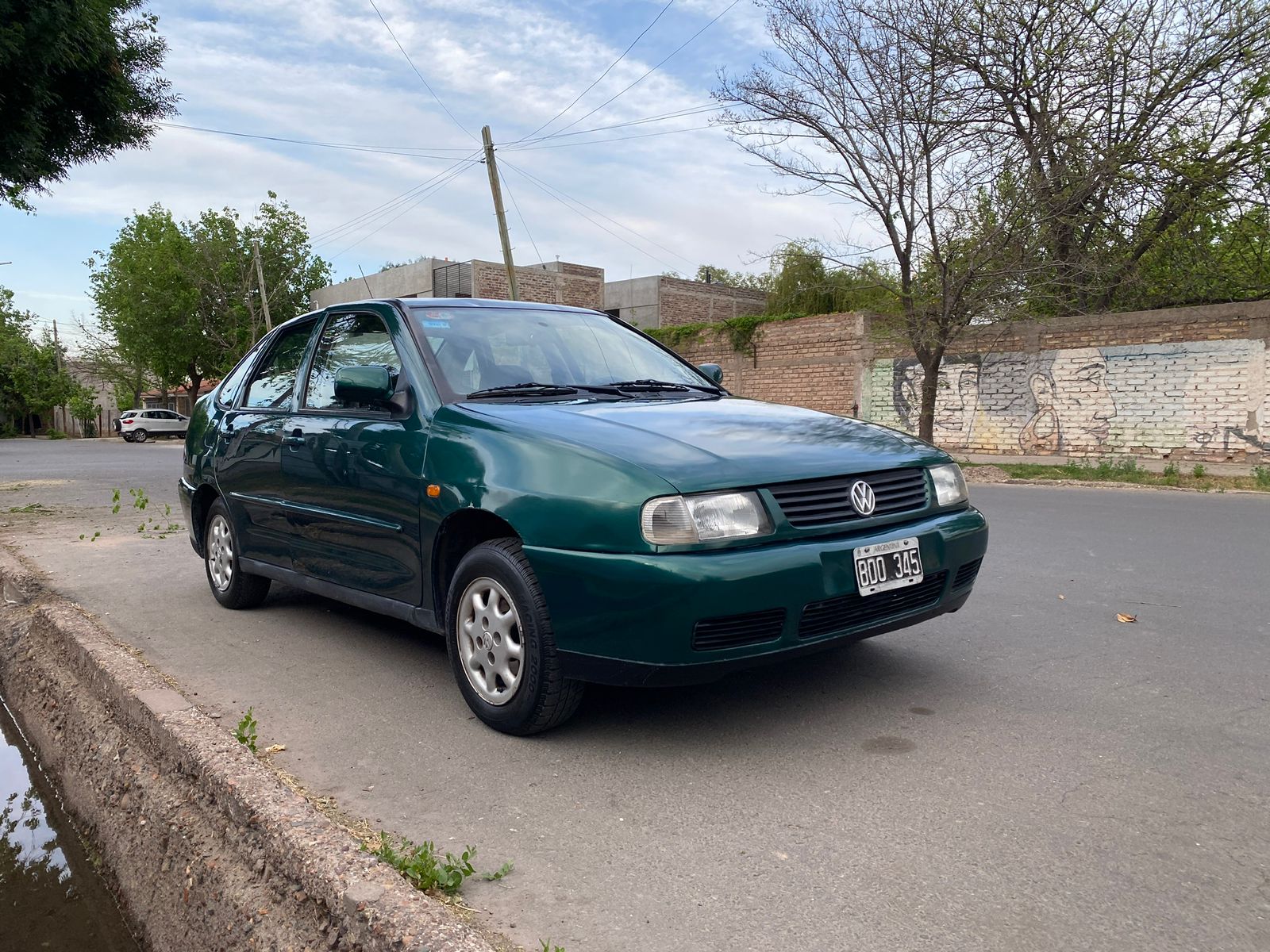 VOLKSWAGEN POLO CLASSIC 1997 foto 1