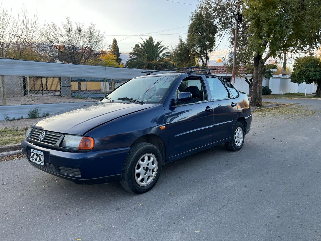 VOLKSWAGEN POLO CLASSIC 1997 foto 1
