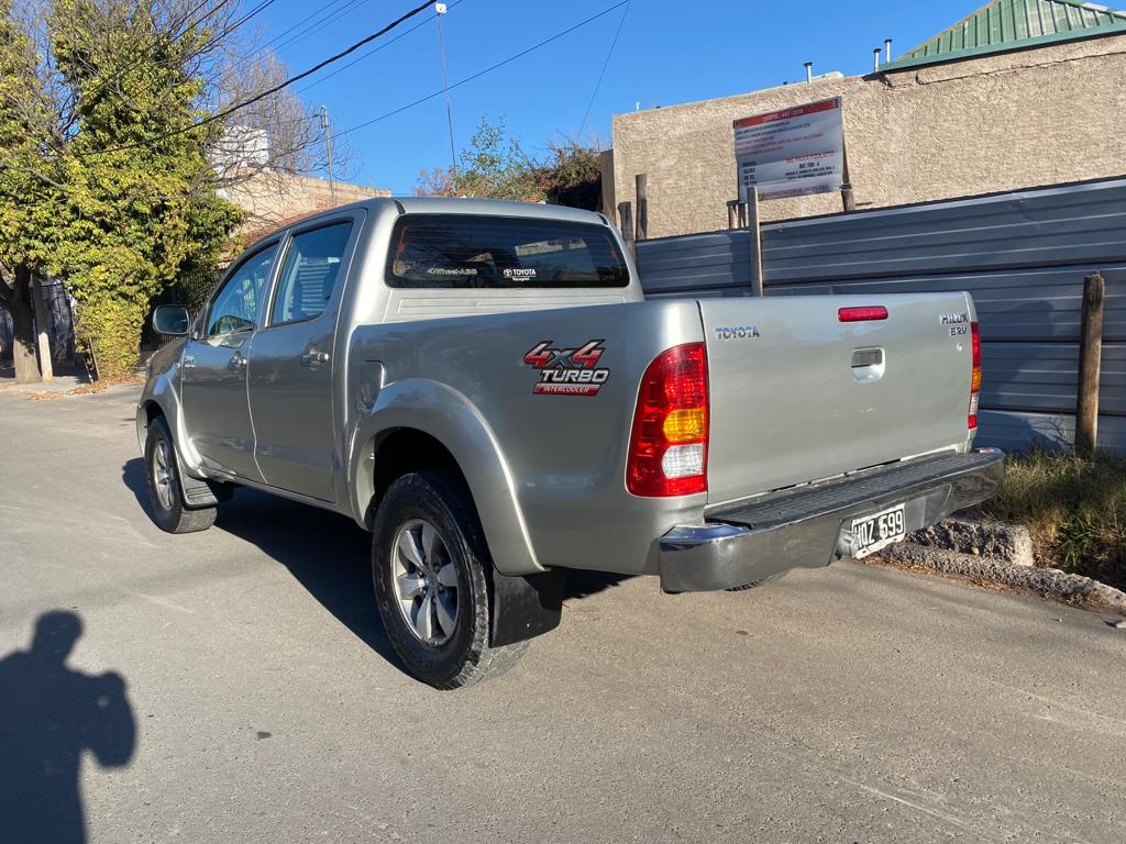 Toyota Hilux SRV TDI CUERO 2008 foto 6