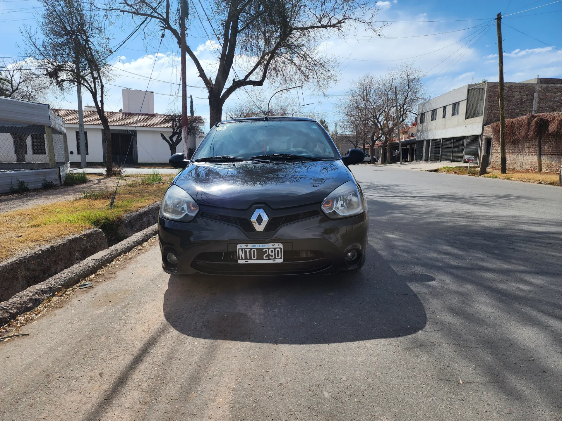 RENAULT CLIO CONFORT PLUS 2014 foto 2