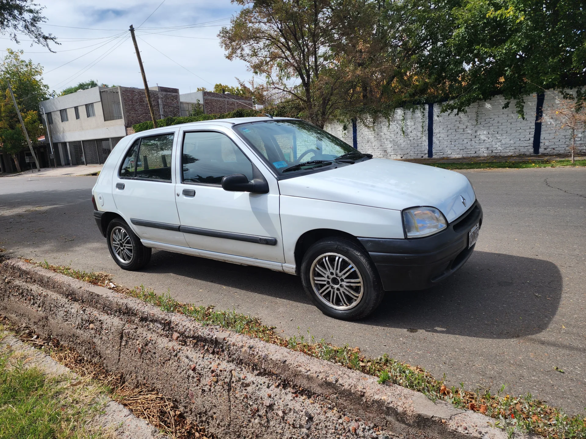 RENAULT CLIO RL 1998 foto 3