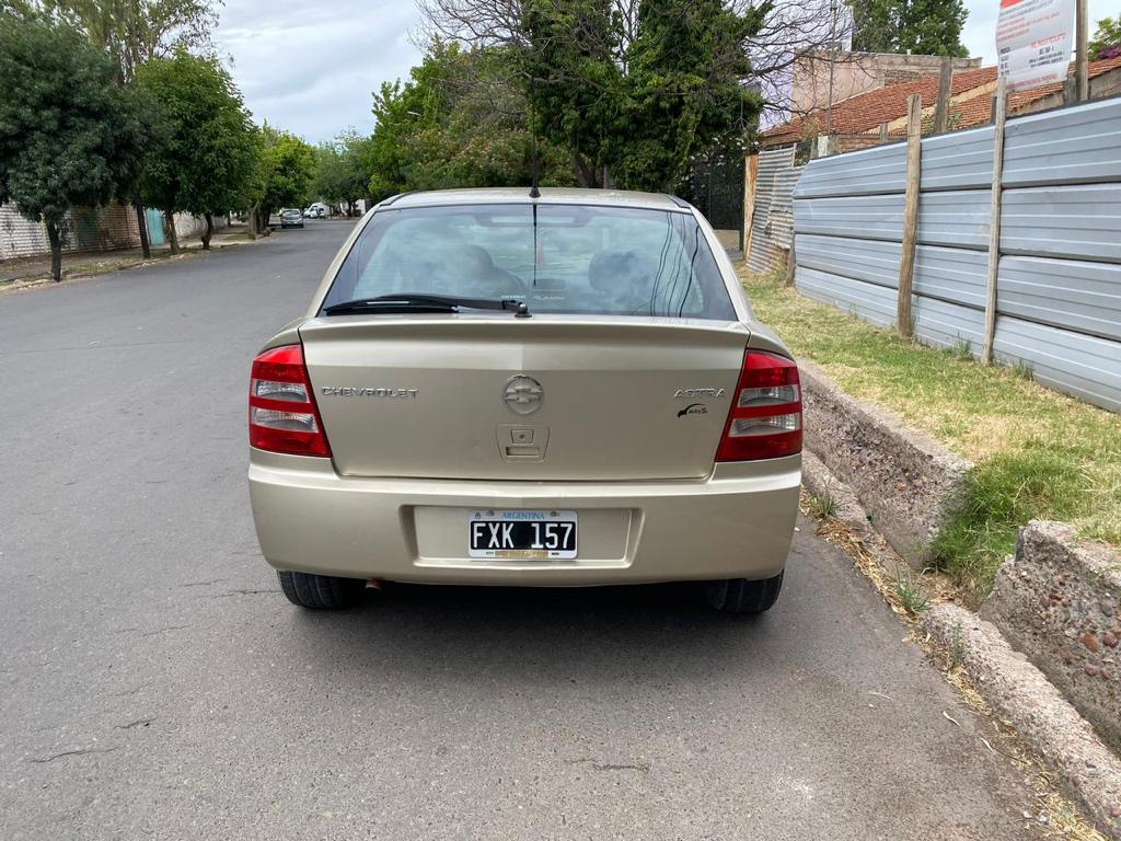 Chevrolet Astra GL 2008 foto 5