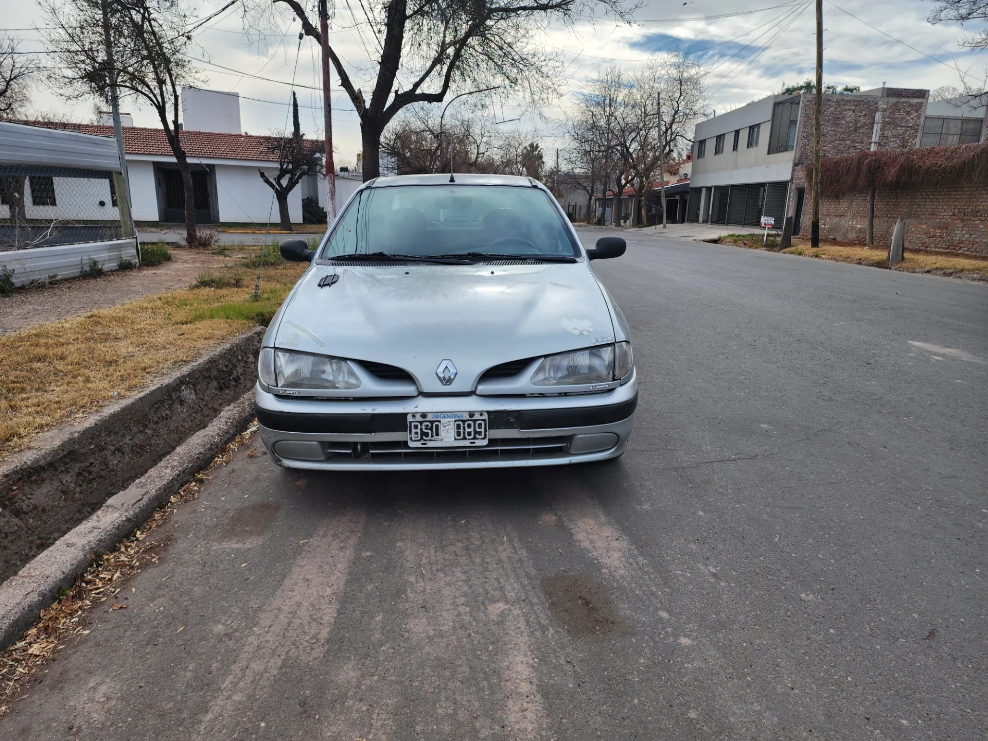 RENAULT MEGANE 1997 foto 2