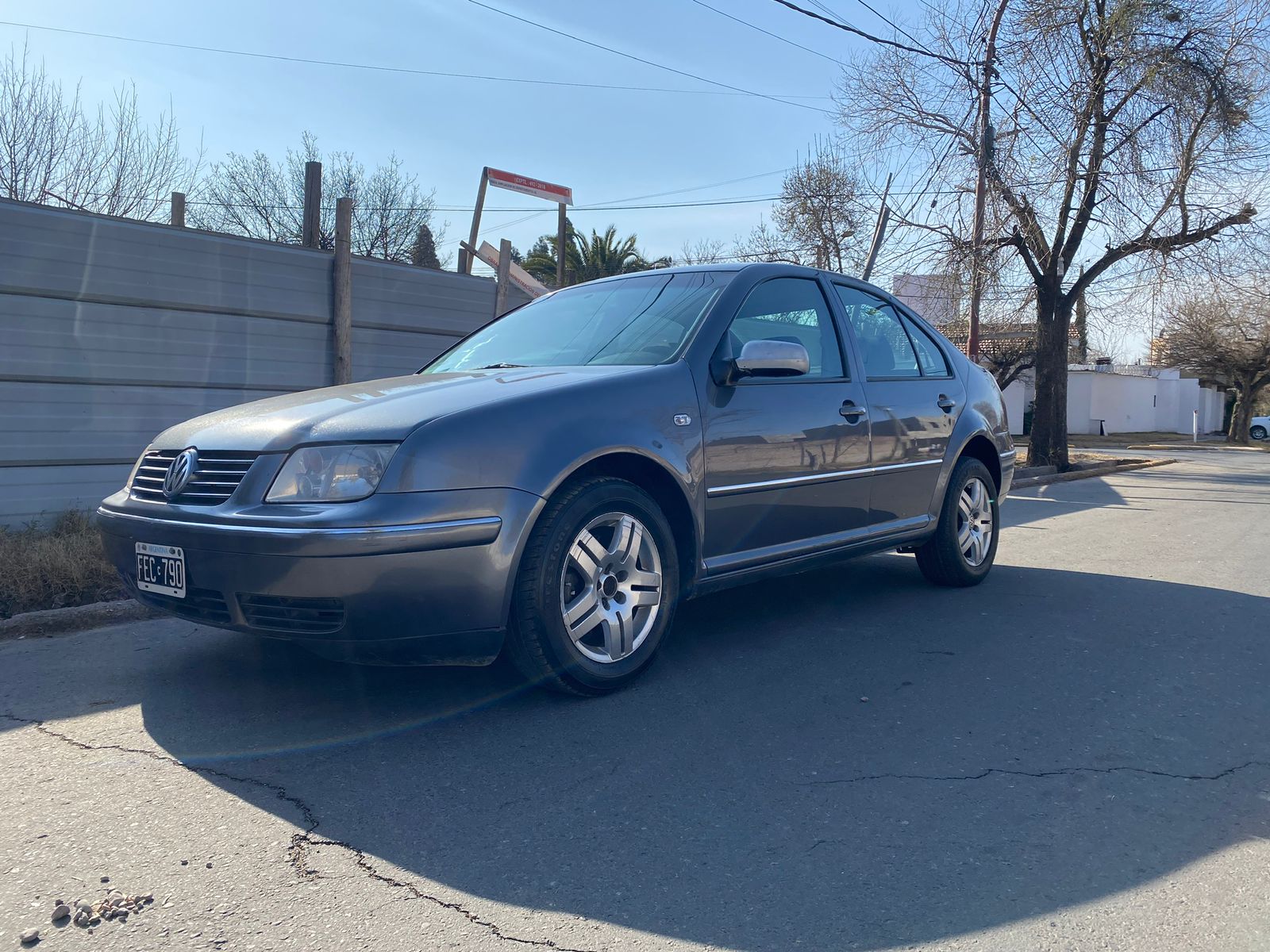 VOLKSWAGEN BORA TDI 2005 foto 1